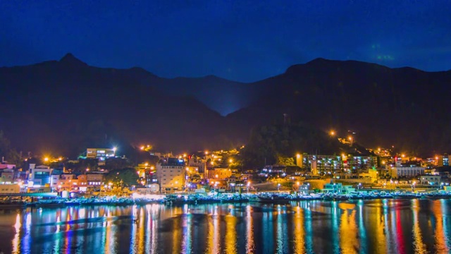 乌伦岛jedong港的日落和夜景视频素材