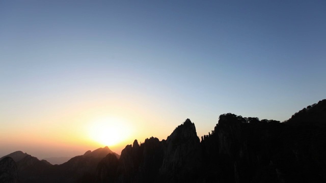 中国黄山的日出视频素材