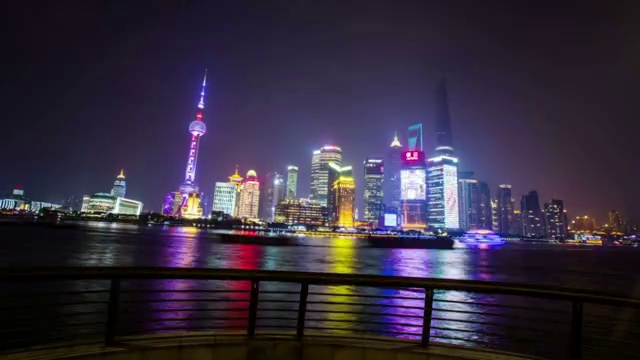 上海外滩大范围移动夜景延时摄影视频素材