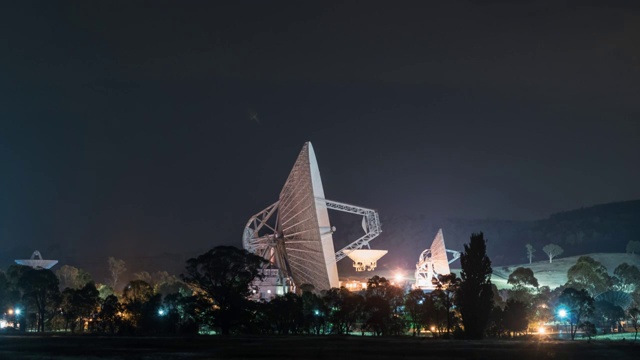 堪培拉射电望远镜夜景，澳大利亚视频素材