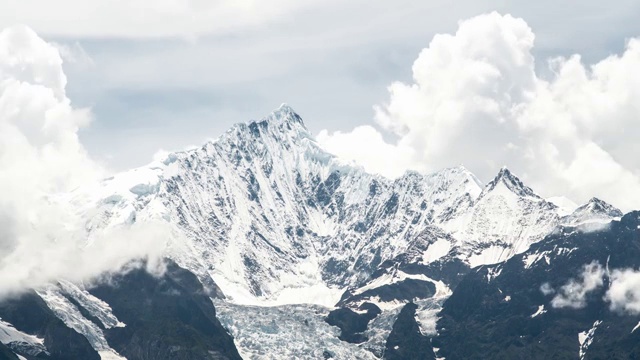 梅里雪山主峰太子峰延时摄影视频素材