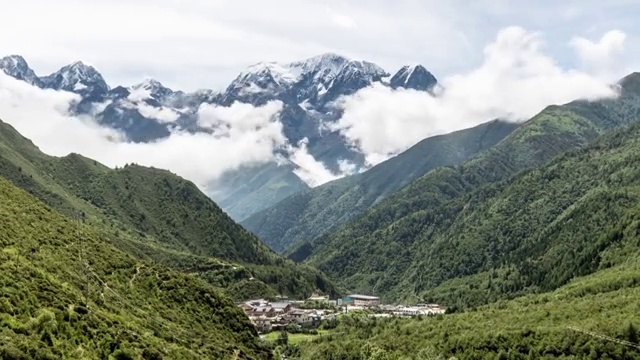 贡嘎雪山风光延时摄影视频素材