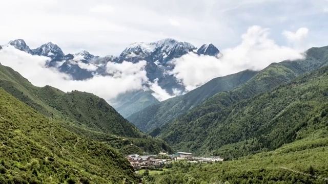 贡嘎雪山风光延时摄影视频素材