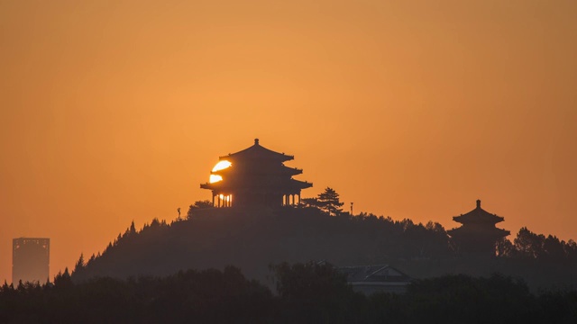 北京景山万春亭悬日视频素材