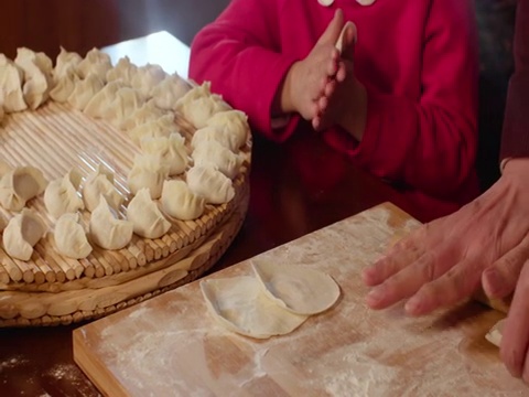 过年包饺子视频素材