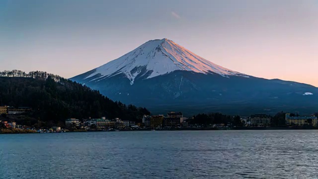 日本富士山的自然景观延时摄影视频下载