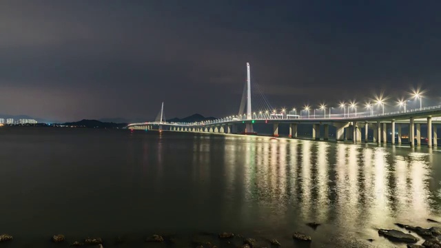 广东省深圳湾大桥黄昏转夜景延时视频素材