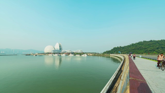 晴朗天气下的珠海大剧院4K延时摄影视频素材