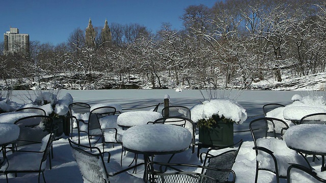 WS Café表覆盖雪/纽约，纽约，美国视频素材