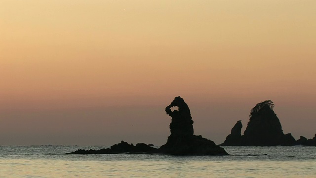 海上日出时视频素材