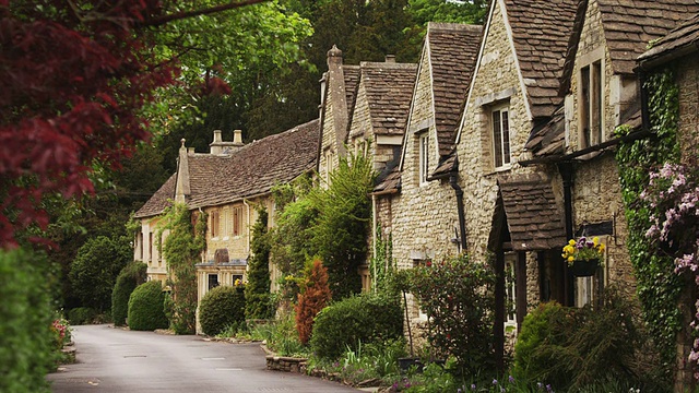 拥有石头房屋的WS TU村/ Castle Combe，科茨沃尔德，英国威尔特郡视频素材