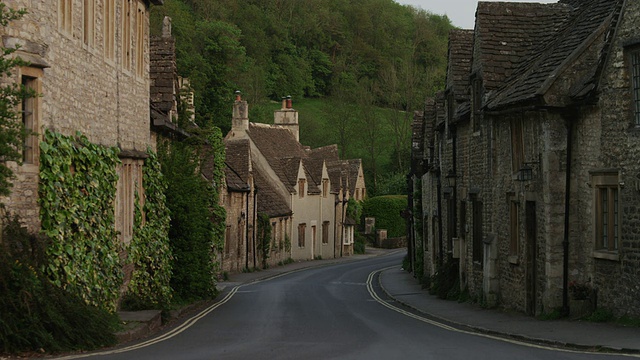 拥有石头房屋的WS村/ Castle Combe，科茨沃尔德，威尔特郡，英国视频素材