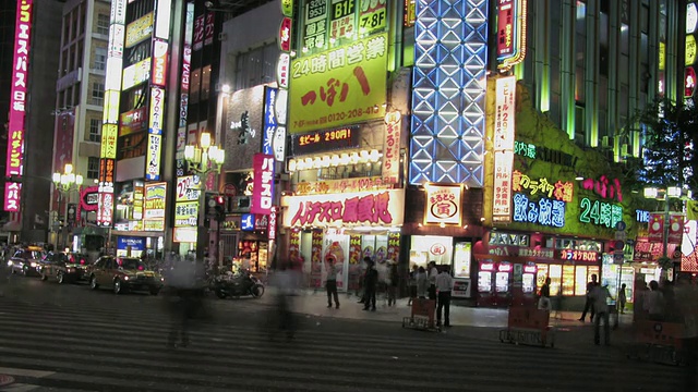 日本新宿东京歌舞伎町和娱乐区景观视频素材