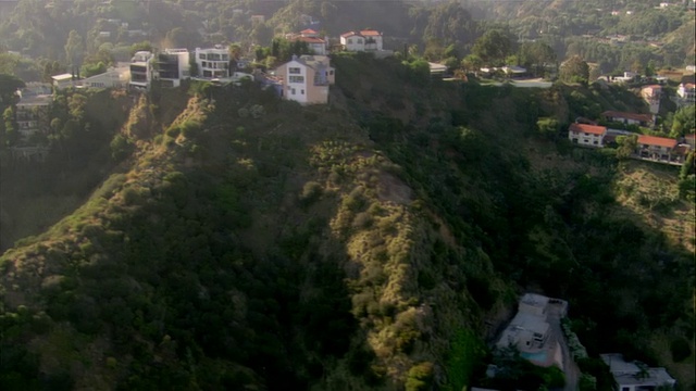 美国加州山上的空中小屋视频素材