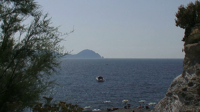 海面背景来自火山岛视频素材