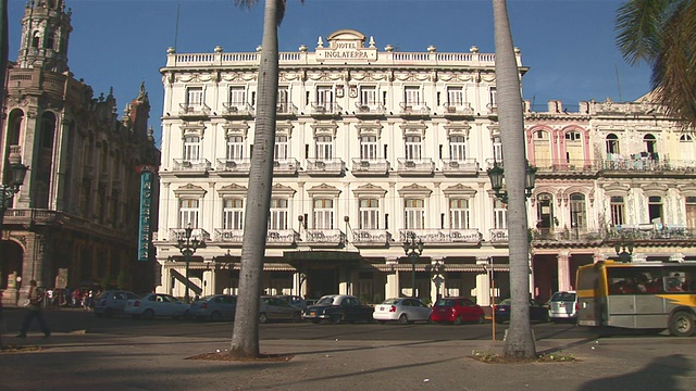 Hotel Inglaterra and Parque Central / Havana City，哈瓦那，古巴视频素材