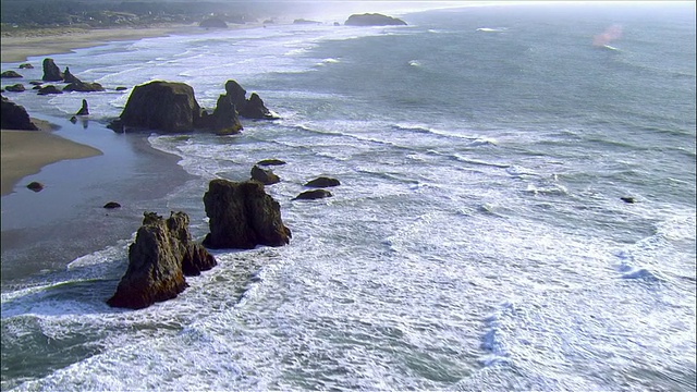 航空岩石和海洋，Bandon, Coquille Point，俄勒冈州，美国视频素材