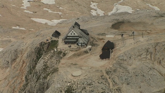 高清:山小屋视频素材