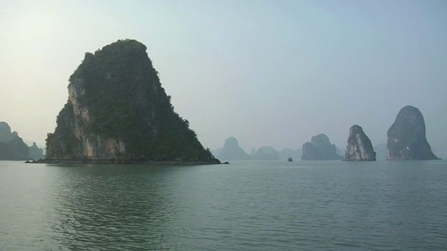 下龙湾PAN群岛/广宁，越南视频素材