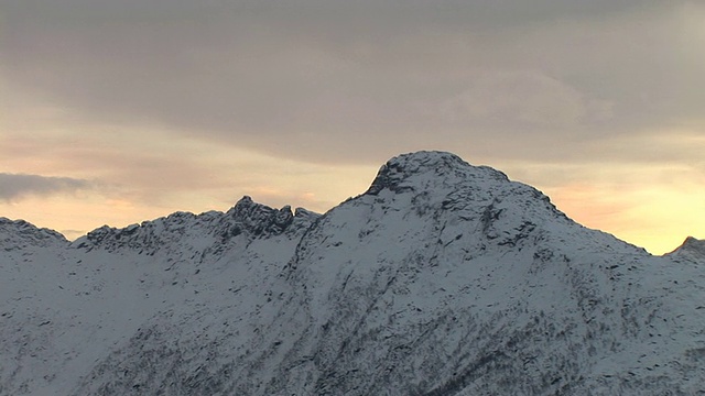 高清:山峰视频素材