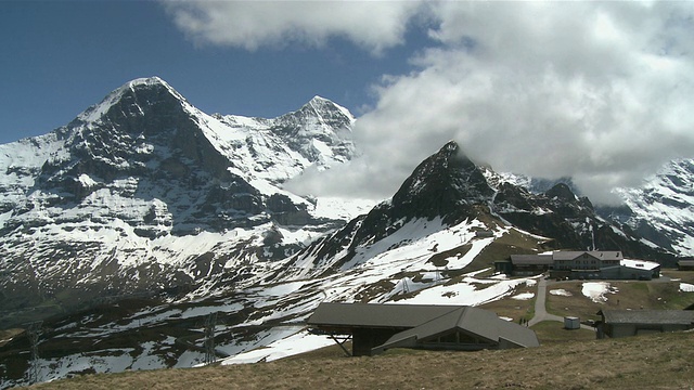 WS关于MÃ¤nlichen with tschugen, Eiger and MÃ¶nch mountains / Grindelwald, Bernese Alps，瑞士视频素材