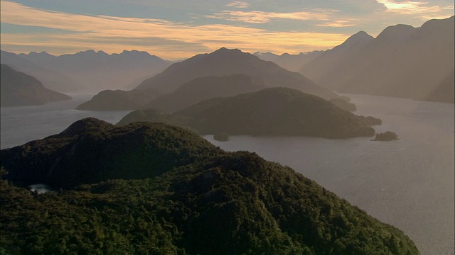 低空，峡湾群岛，峡湾国家公园，新西兰视频素材