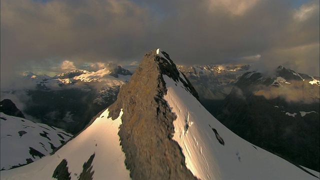 低空，雪山，峡湾国家公园，新西兰视频素材