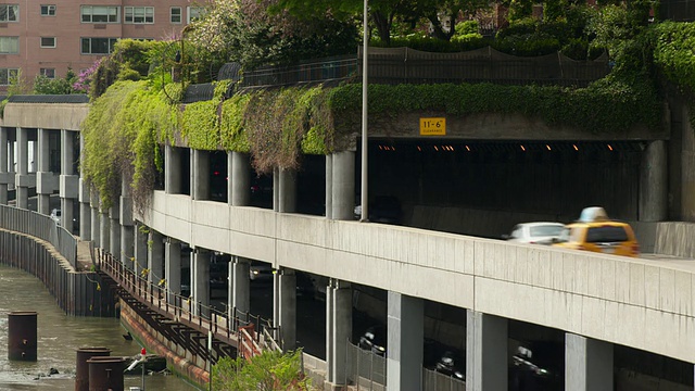 曼哈顿东区罗斯福州际公路上的交通状况。视频素材