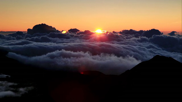 日出云景，哈雷阿卡拉火山口，毛伊岛，夏威夷，美国视频下载