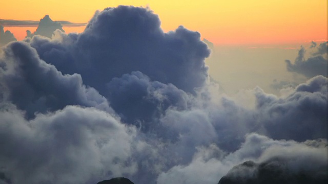 它是美国夏威夷毛伊岛的哈勒卡拉火山口视频下载