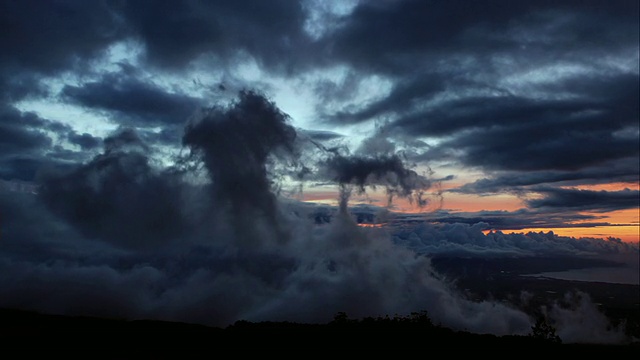 WS T/L云，哈雷阿卡拉火山口，毛伊岛，夏威夷，美国视频素材