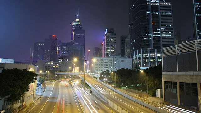 T/L WS HA繁忙交通的夜景/中国香港视频素材