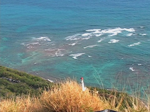 太平洋海岸线上的灯塔视频素材