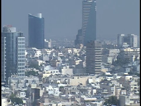 2006年，以色列耶路撒冷，烟雾在拥挤的城市上空盘旋视频素材