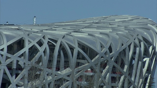 潘小姐北京国家体育场外/北京，中国视频素材