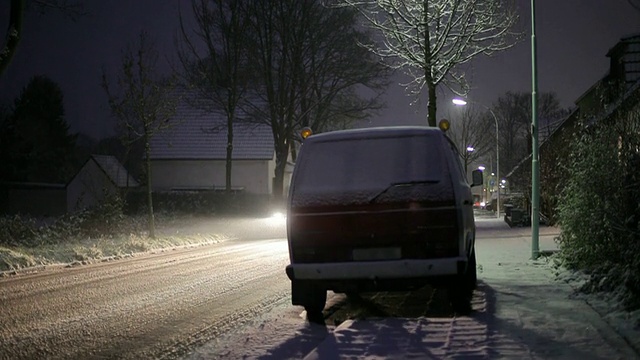 (起重机)下雪的街道视频素材