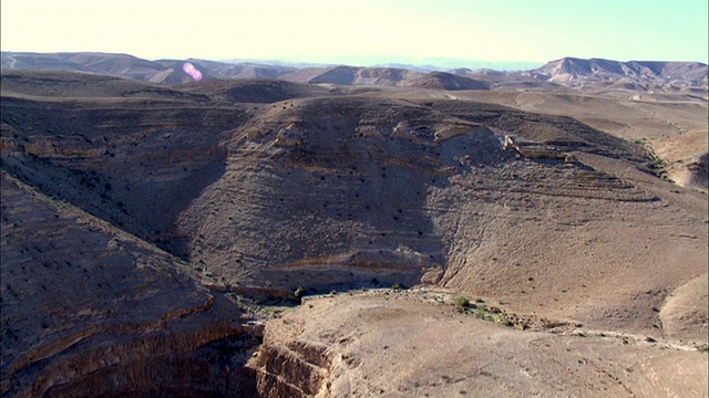 山地/ Ein Gedi，犹太沙漠，以色列的WS空中视角视频素材