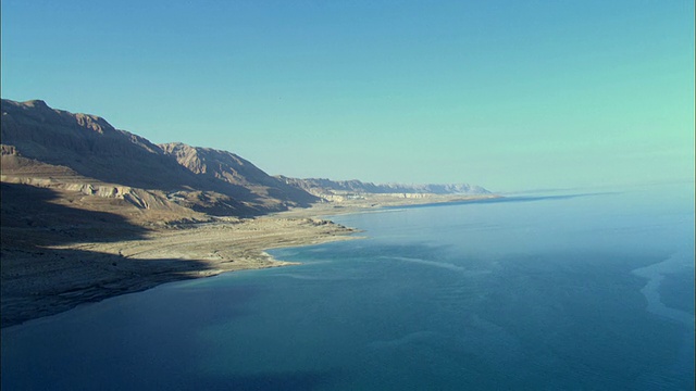 死海附近的山脉鸟瞰图/ Ein Gedi，犹太沙漠，以色列视频素材