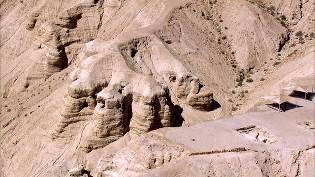 WS AERIAL POV ZI View of wadi desert / Almog, norn Judea desert，以色列视频素材