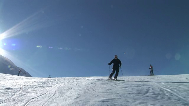 高清:障碍滑雪滑雪视频素材