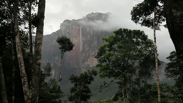 世界上最高的瀑布/ Canaima / Los roques，玻利瓦尔州，委内瑞拉视频素材