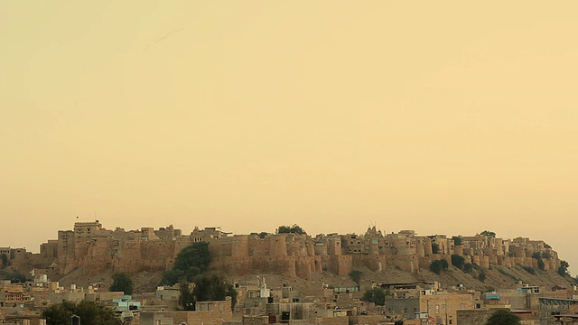 印度拉贾斯坦邦，日落时分的Jaisalmer堡视频素材