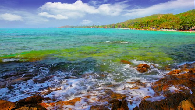 海浪与远滩视频素材