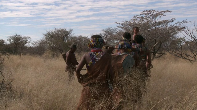 纳米比亚Nyae Nyae的Ju hoansi San Bushmen视频下载