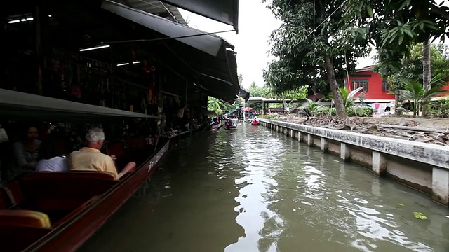 泰国曼谷，Ratchaburi Provinvr, Damnoen Saduak浮动市场MS POV浮动市场视频素材