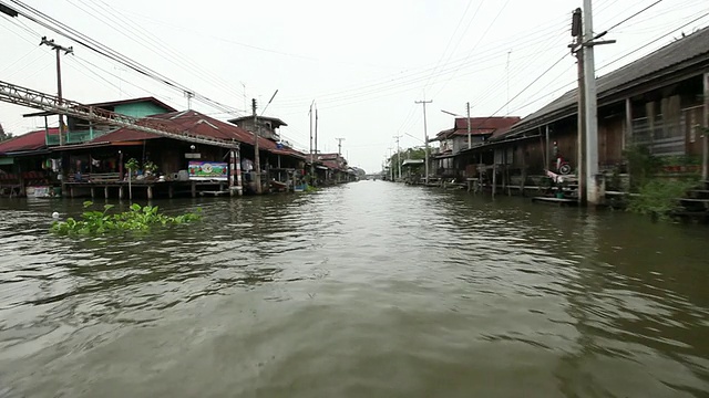 泰国Ratchaburi Provinvr，曼谷河附近的桥梁视频素材