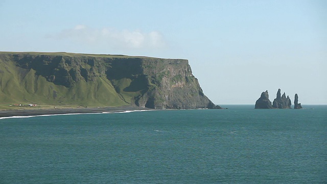 Reynisdrangar / VIK, Vestur-Skaftafellssysla, 冰岛的 WS 岩层视频素材