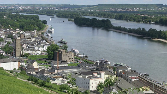 附近河流的WS景观/ RÃ¼desheim, Hesse，德国视频素材