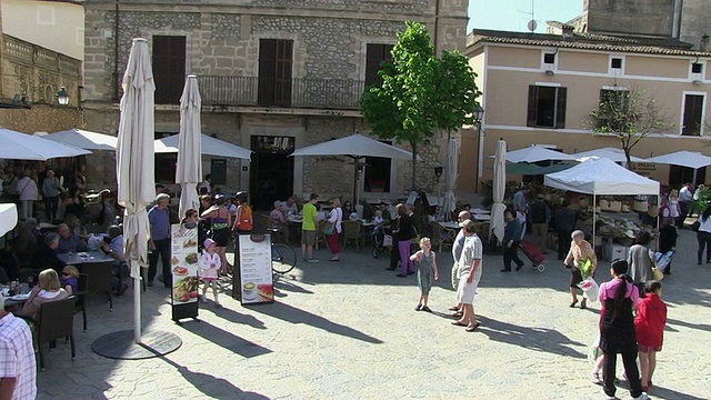 西班牙Mallorco Baleric岛，Pollenca市场广场视频素材