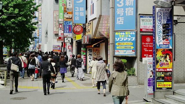 人们走在街上/东京，日本东京视频素材